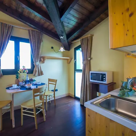 Apartmán Ternate Sleeps 3 Air Con *