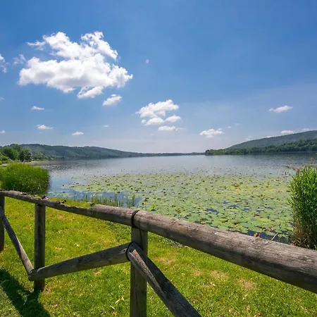 Ternate Sleeps 3 Air Con * Ternate (Varese)