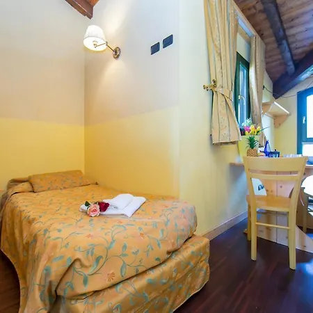 Ternate Sleeps 3 Air Con Apartmán *