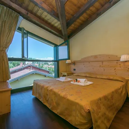Ternate Sleeps 3 Air Con * Ternate (Varese)